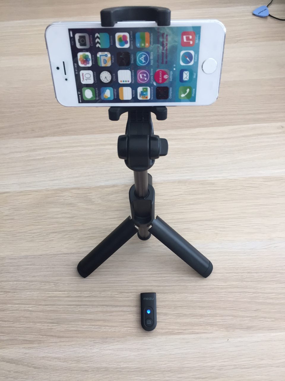 ТРИПОД-МОНОПОД MEIZU BLUETOOTH SELFIE STICK С ПУЛЬТОМ, ЦВЕТ "ЧЕРНЫЙ"